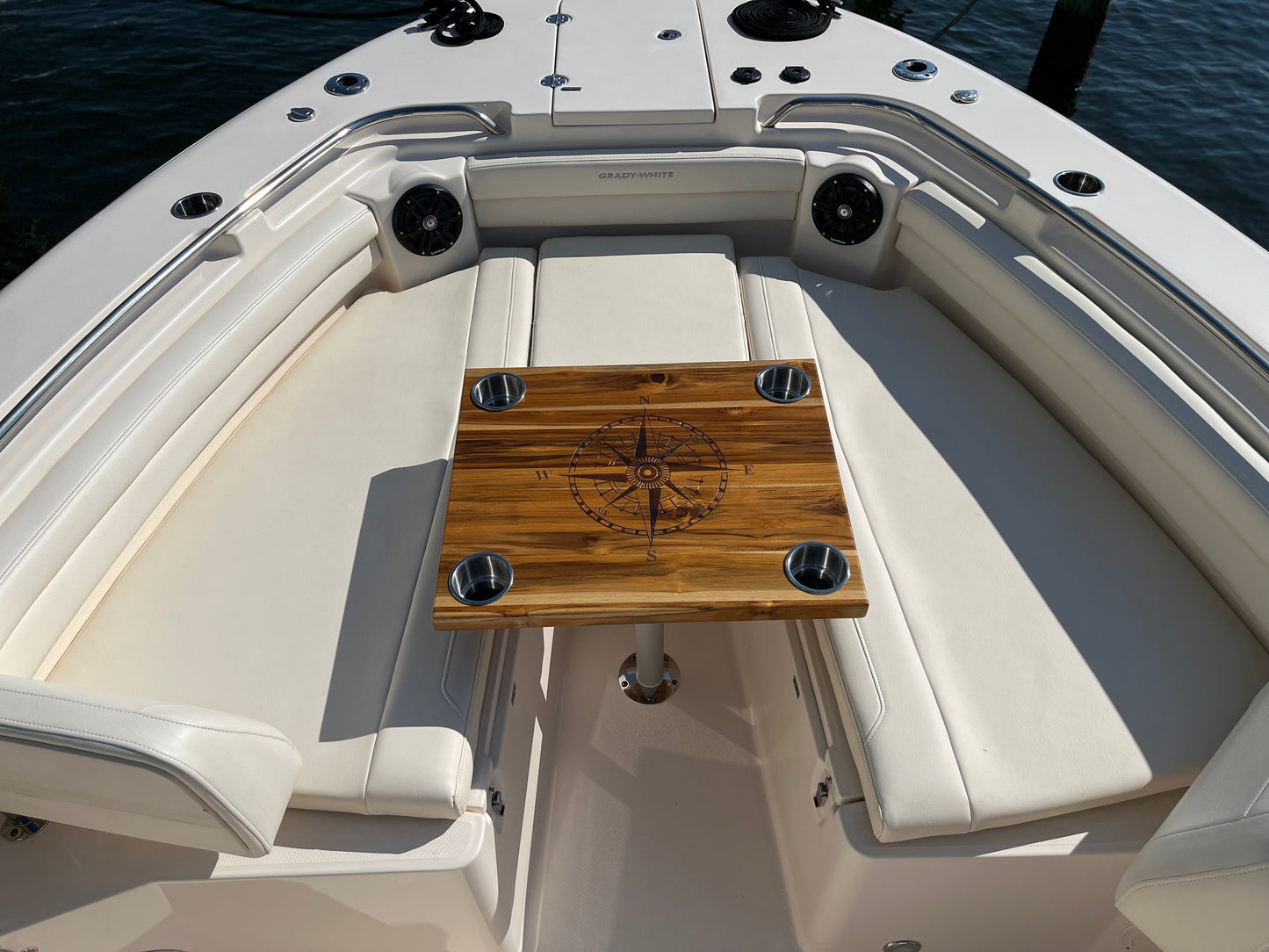 Nauti Mesa Table