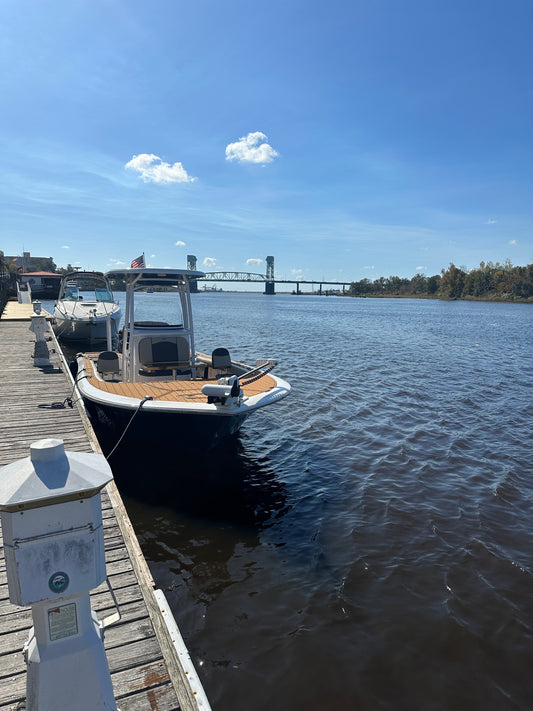 Dock & Dine: Teak Boat Table Venues on South Florida's Intracoastal